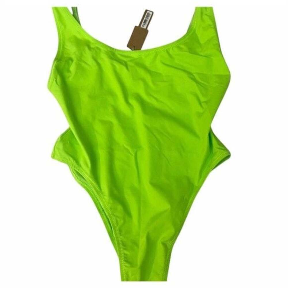 SKIMS Recycled Collection Signature Scoop Bathing Suit in Neon Green Size M NWT - Picture 4 of 5